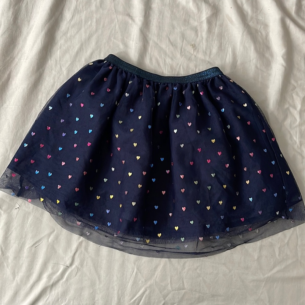 H&M toddler girls 2-4 years old heart tulle skirt.